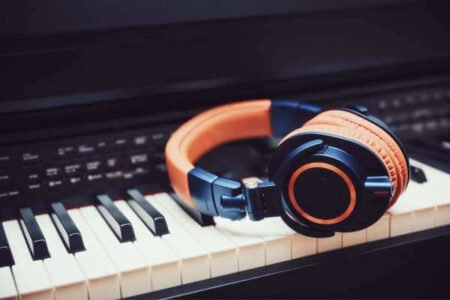good pair of headphones for piano practice
